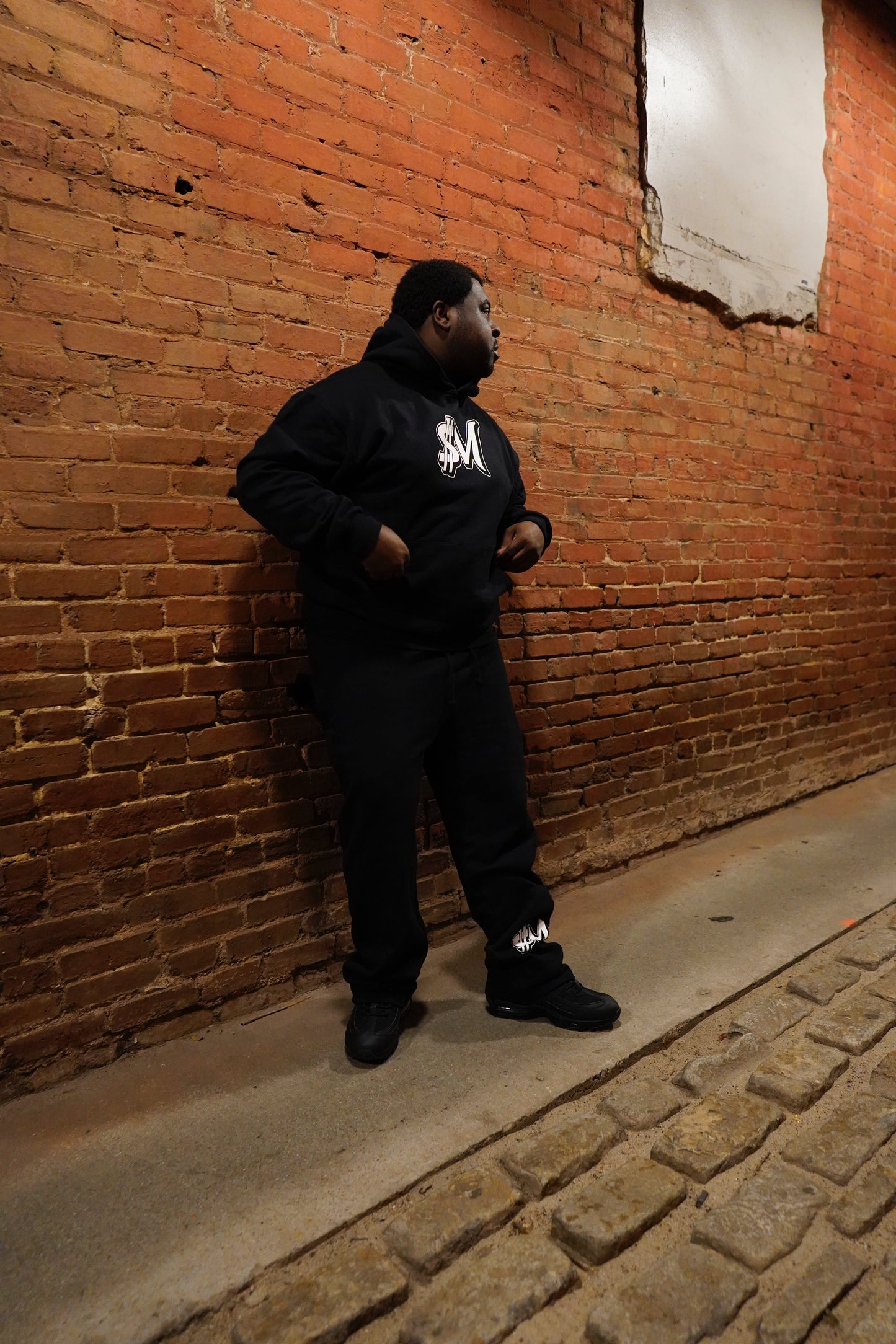Black Essential hoodie